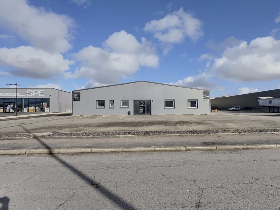 Local d’activité 500 m2   Disponible immédiatement