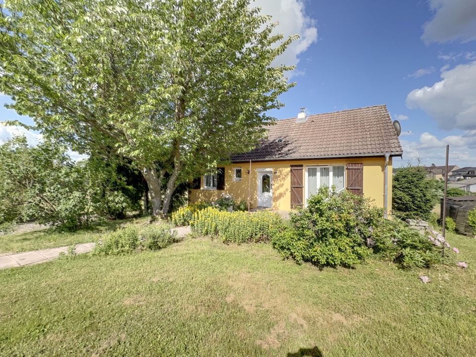 Maison individuelle sur 31 ares de terrain   Cadre calme à Siltzheim